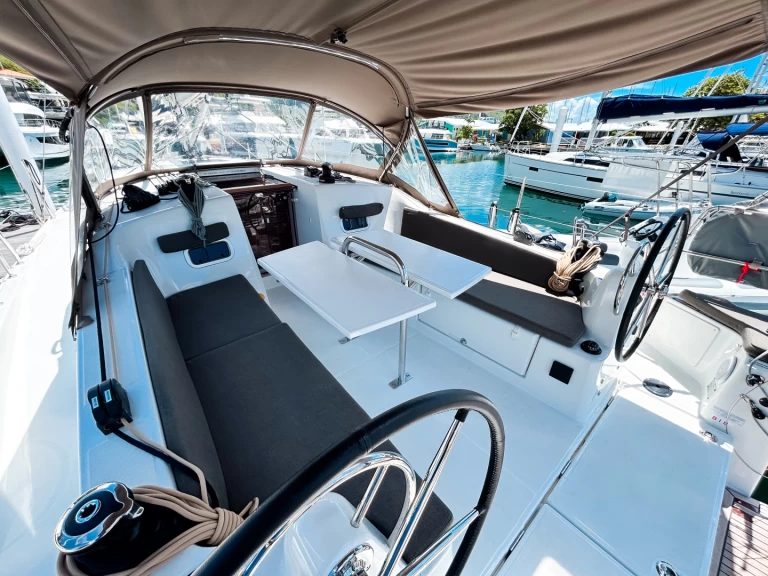 Sailboat for rent Road Town at the best price