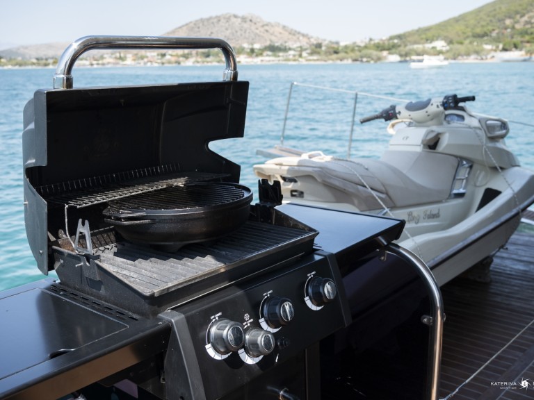 Catamaran for rent Néa Péramos at the best price