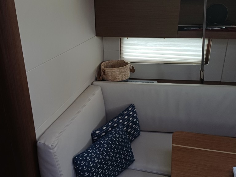 Rent a Bénéteau Oceanis 46.1 Alimos