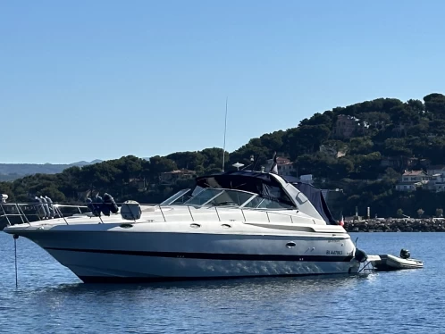 Boat rental Cruiser-Yacht 4370 in Marseille on Samboat