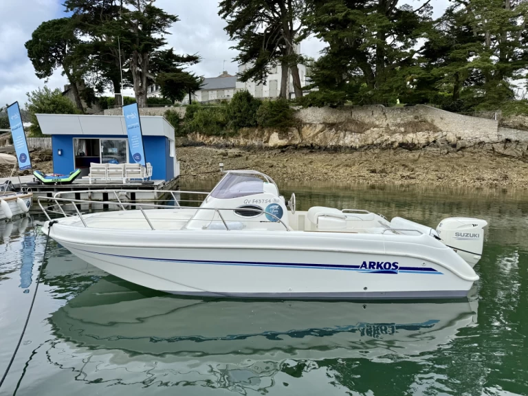 Bareboat Rental Motorboat Arkos with a boat licence