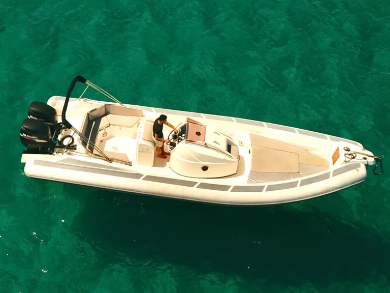 Yacht charter La Ciotat cheap Sport S.900