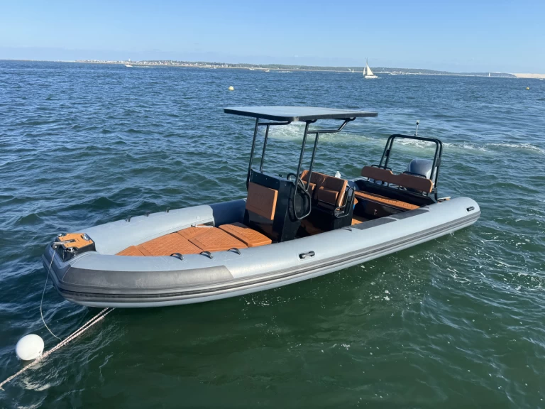 Boat rental Highfield Highfield Sport 700 in Cap Ferret on Samboat