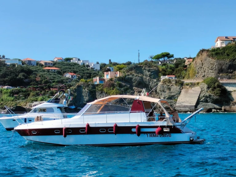 Boat rental Ferretti Open 43 in Savona on Samboat