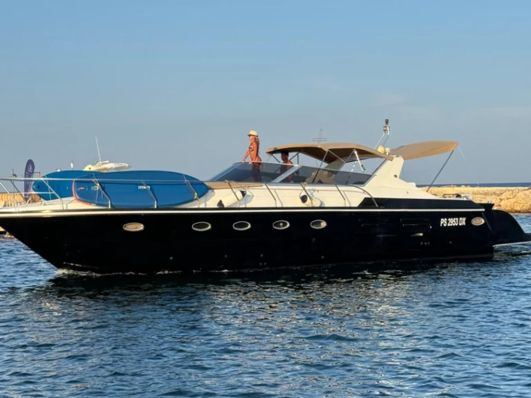 Bareboat Rental Motorboat Giorgi with a boat licence