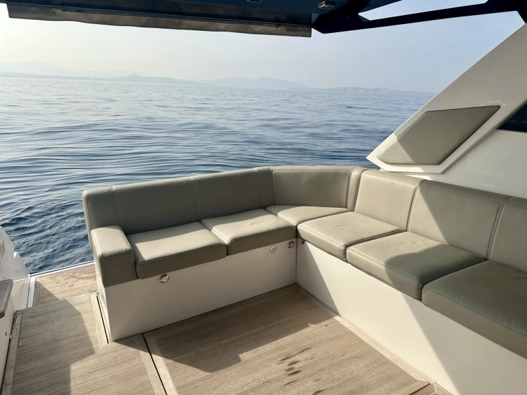 Motorboat rental with or without captain Rio Yachts Marseille