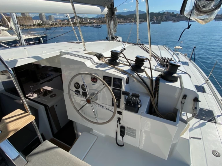 Catamaran rental in Marine de Sant'Ambrogio - Fountaine Pajot Isla 40