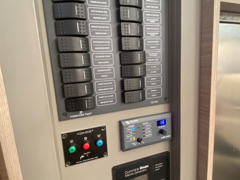 Catamaran rental with or without captain Fountaine Pajot Marine de Sant'Ambrogio