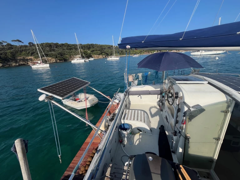 Yacht charter Hyères cheap Maldives 32