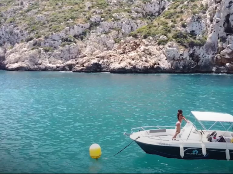 Motorboat rental in Marina El Portet de Dénia - Pacific Craft Pacific Craft 670 Open