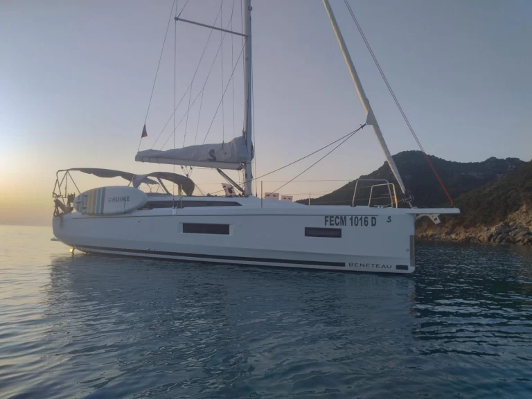 Bénéteau Oceanis 37.1 in Villasimius on SamBoat