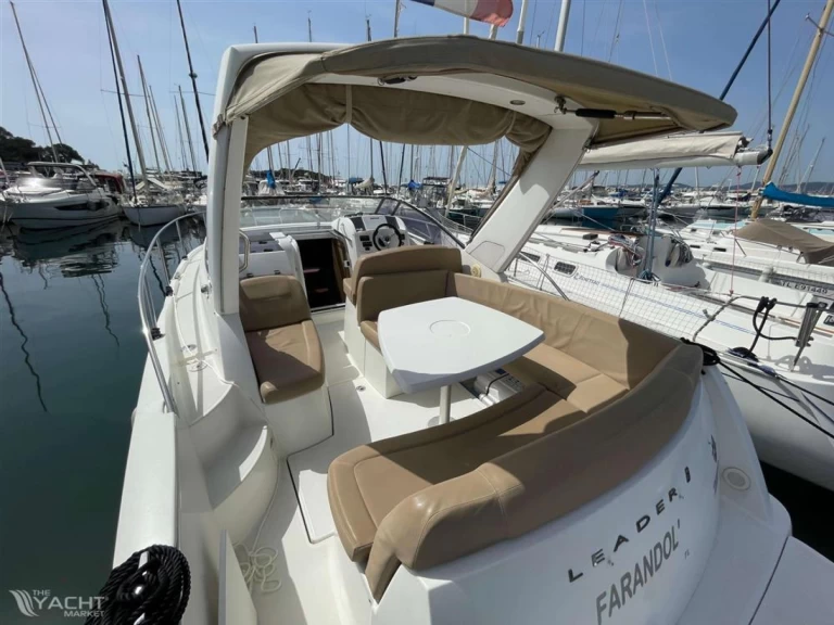 Bareboat Rental Motorboat Jeanneau with a boat licence