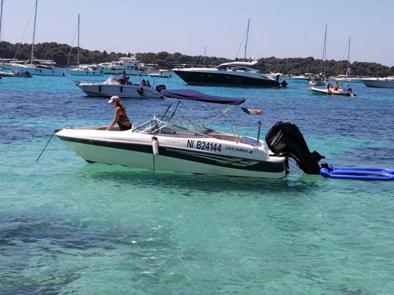 Motorboat for rent Vieux Port de Cannes at the best price