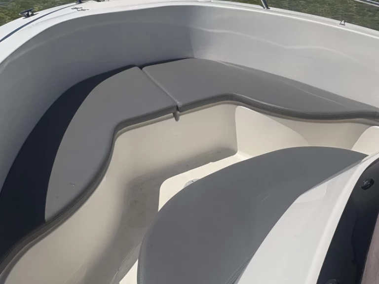 Motorboat rental with or without captain Pacific Craft Sanguinet