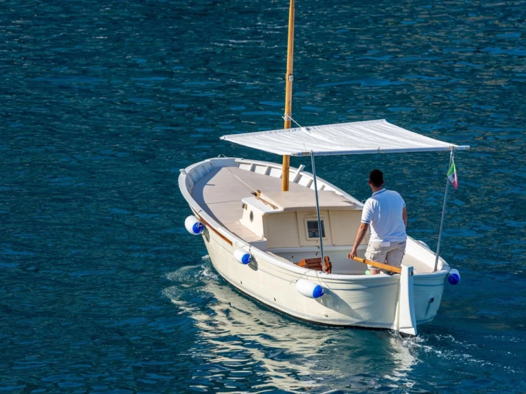 Motorboat for rent Amalfi Coast at the best price