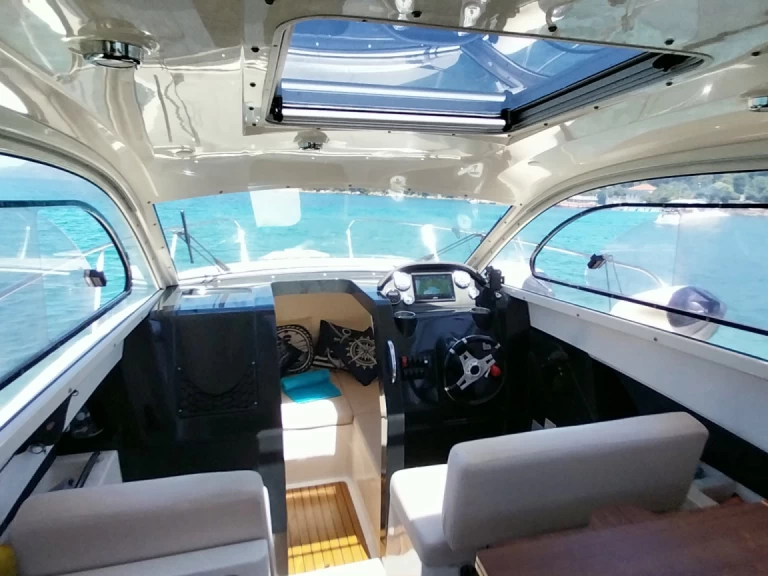 Quicksilver Activ 705 Weekend in Dubrovnik on SamBoat