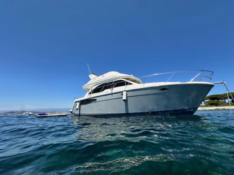 Meridian 341 Sedan charter bareboat or captained in  Mandelieu-la-Napoule