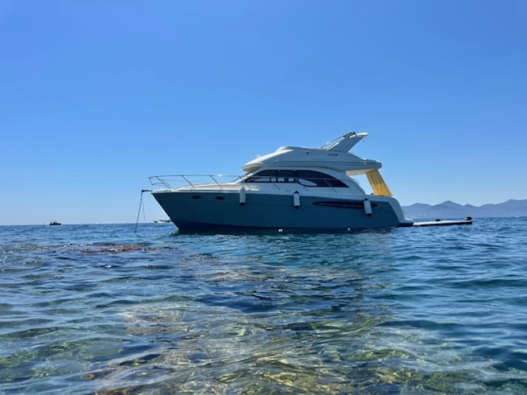 Rent a Meridian 341 Sedan Mandelieu-la-Napoule