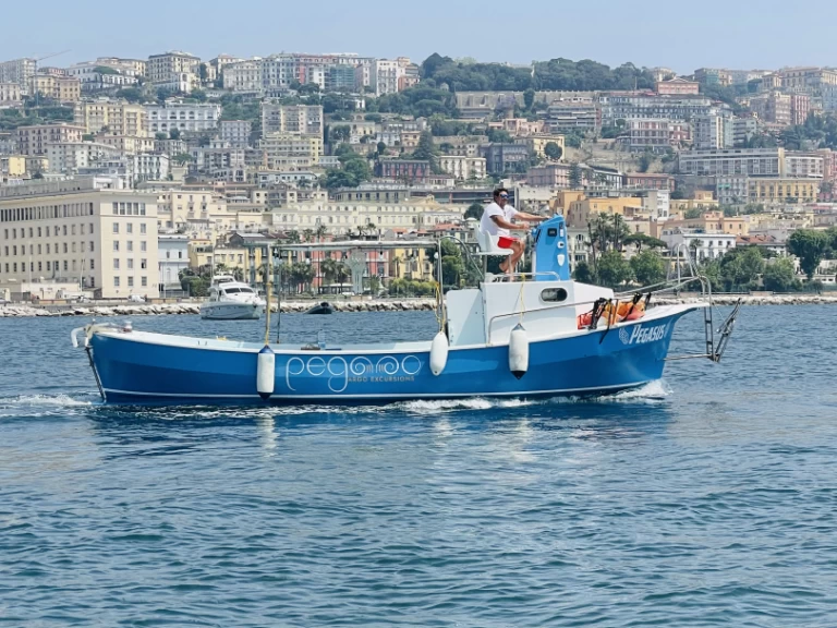 Yacht charter Naples cheap lancia 