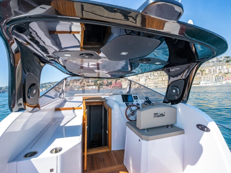 Motorboat for rent Sorrento at the best price