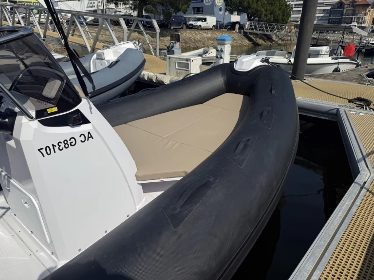 Bareboat Rental RIB Ranieri with a boat licence