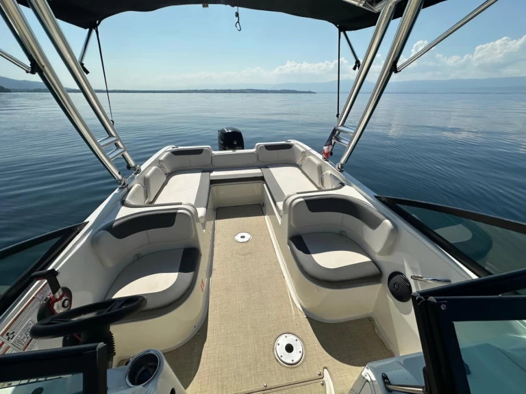 Rent a Bayliner E7 Amphion-les-Bains