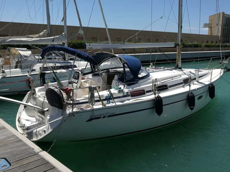Sailboat rental in Genova - Bavaria Bavaria 37