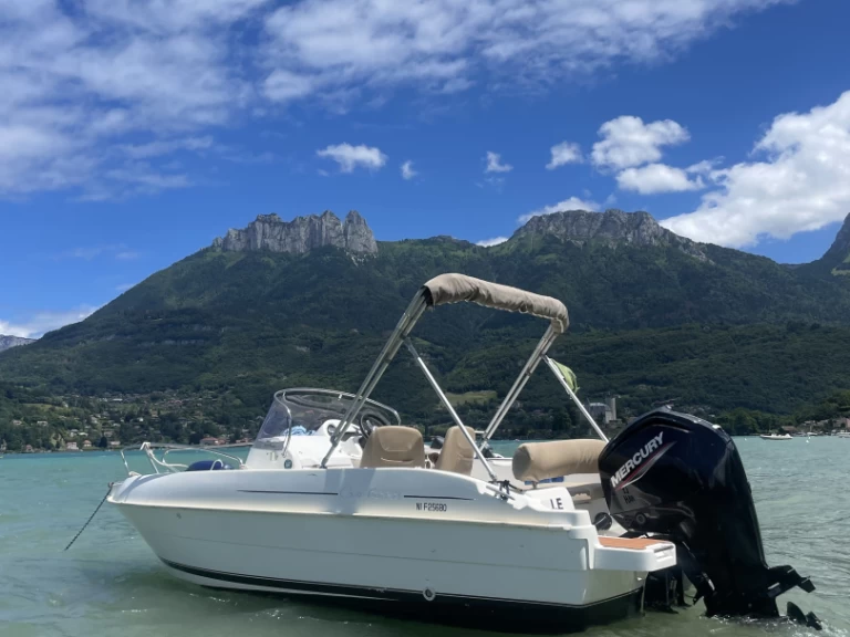 Boat rental B2 Marine Cap ferret 572 open in Annecy on Samboat