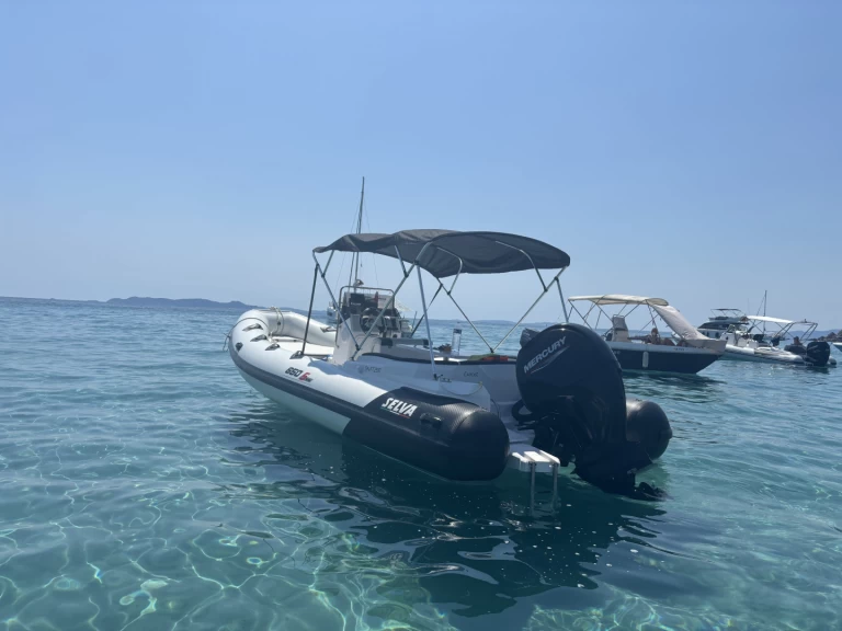 Boat rental Selva Selva 650 Family in Hyères on Samboat