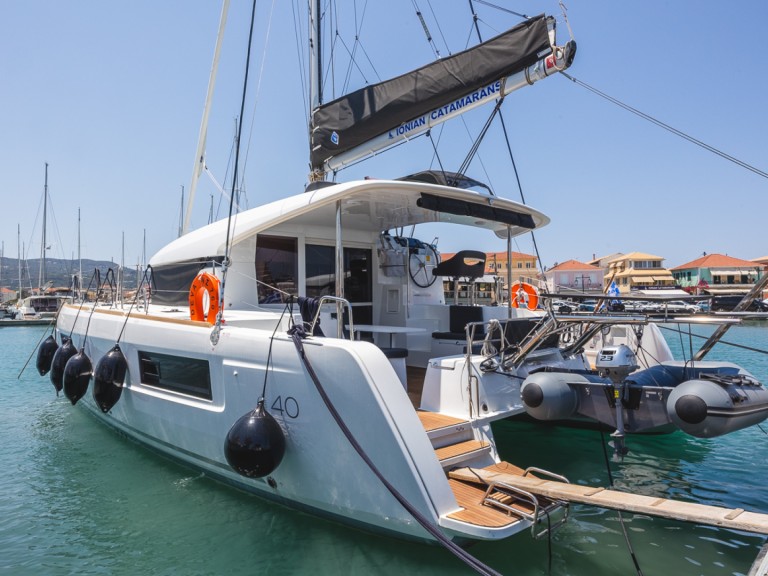 Lagoon Lagoon 40 in Gouvia on SamBoat