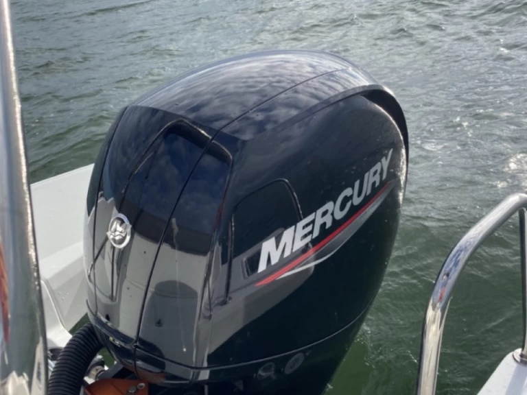 Bareboat Rental Motorboat Jeanneau with a boat licence