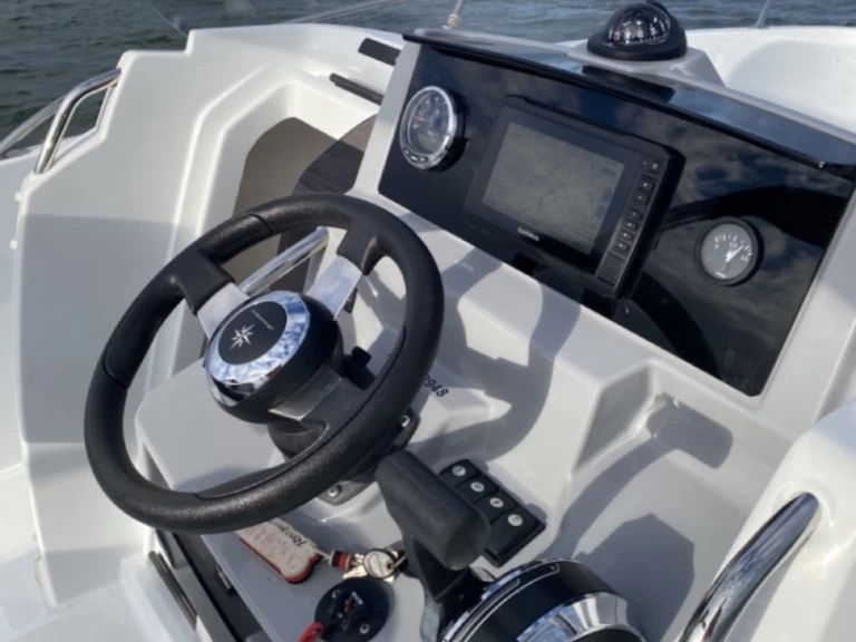 Jeanneau Cap Camarat 6.5 CC Serie 3 charter bareboat or captained in  Arcachon
