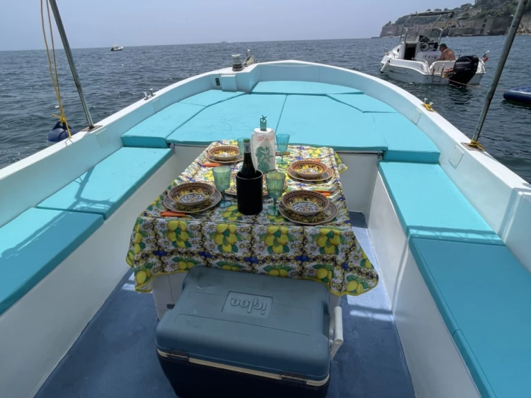 Motorboat rental in Naples - bianchi e cecchi vintage lancia 