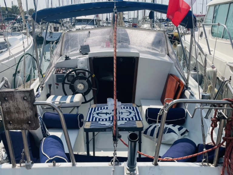 Sailboat rental with or without captain Gibert Marine Port-Saint-Louis-du-Rhône