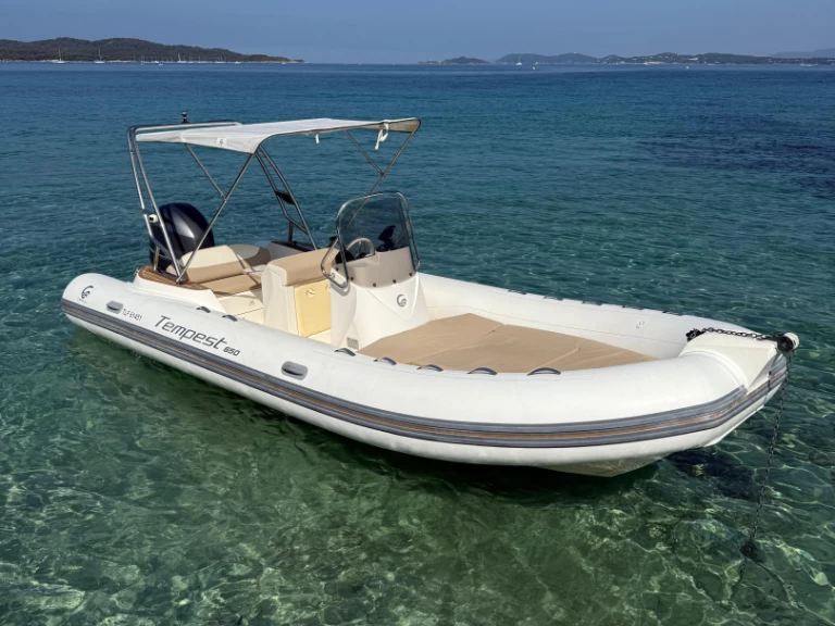 Boat rental sportis MC56 in Gapeau on Samboat