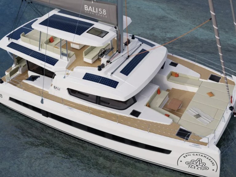 15 BALI 5.8 in Port Cogolin on SamBoat