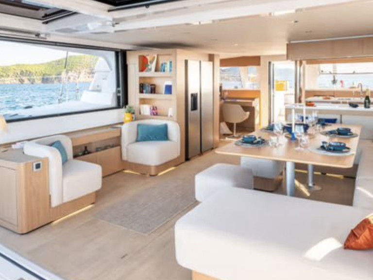 Yacht charter Port Cogolin cheap BALI 5.8