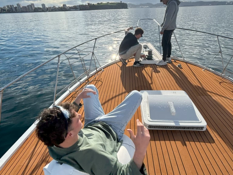 Hatteras Hatteras 46 convertible charter bareboat or captained in  Gijón