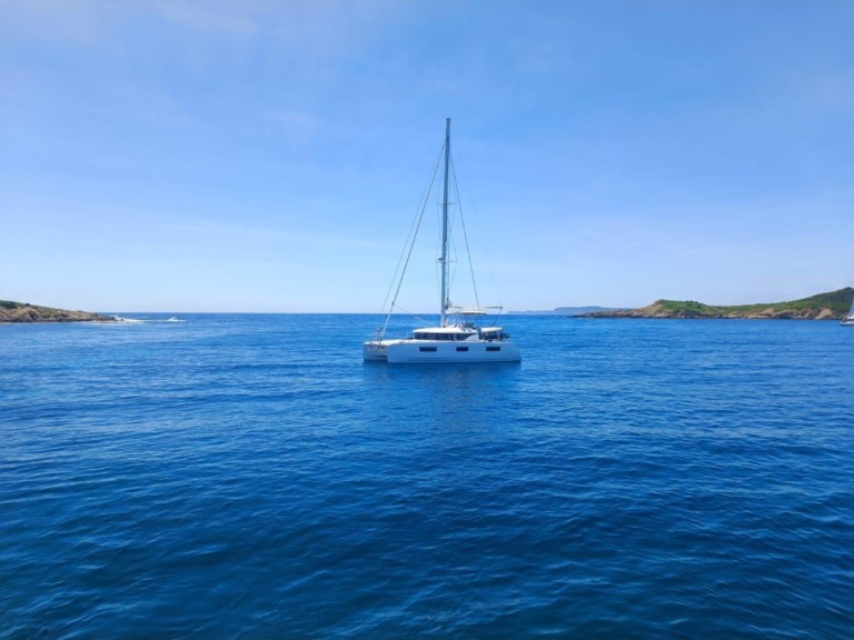 Catamaran rental with or without captain Lagoon Hyères
