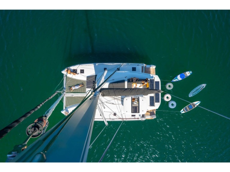 Lagoon Lagoon 43 in Hyères on SamBoat