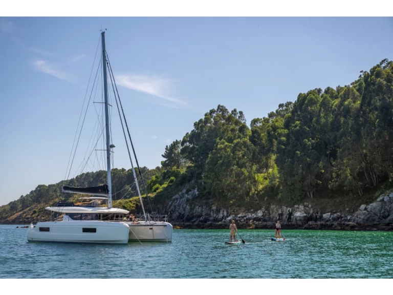 Rent a Lagoon Lagoon 43  Hyères