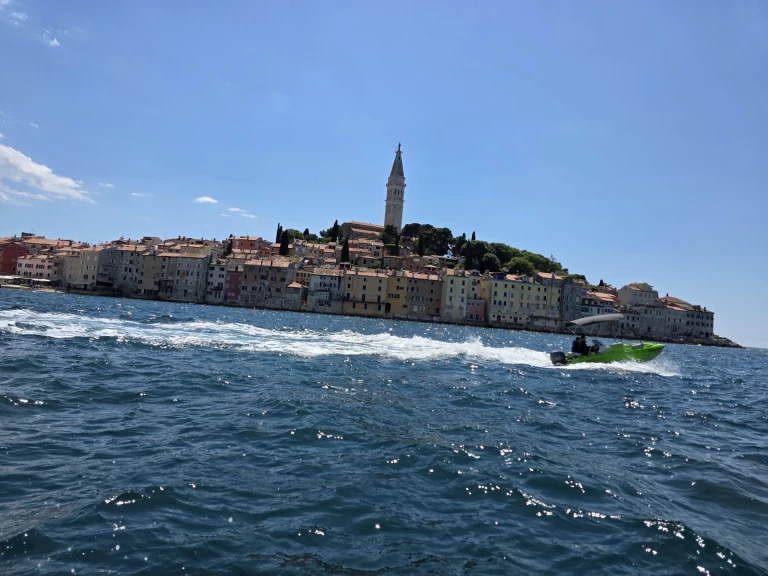 Yacht charter Rovinj cheap Roto 450 basic 6ho