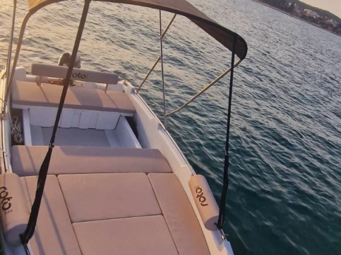 Motorboat rental in Rovinj - ROTO Roto 450 basic 6ho