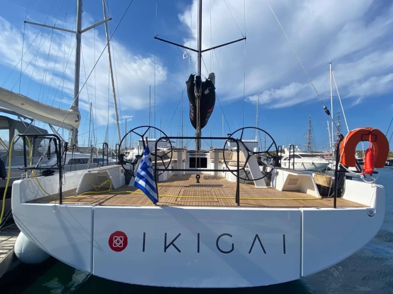 Sailboat rental with or without captain Bénéteau Lávrio