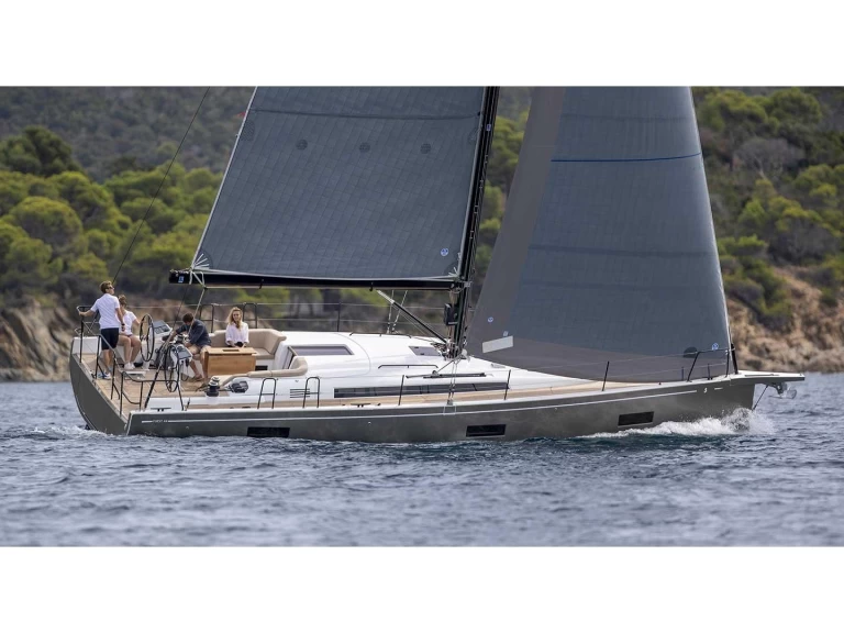 Sailboat for rent Lávrio at the best price