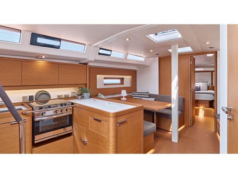 Bénéteau First 44 in Lávrio on SamBoat