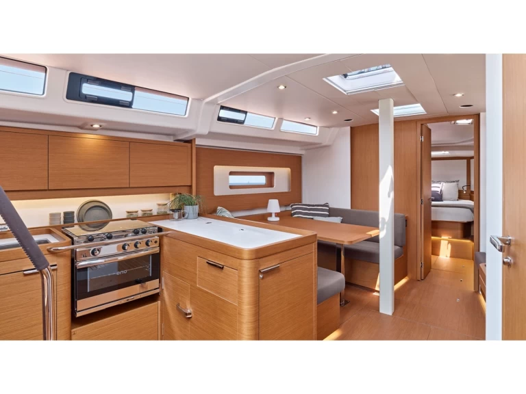 Bénéteau First 44 in Lávrio on SamBoat