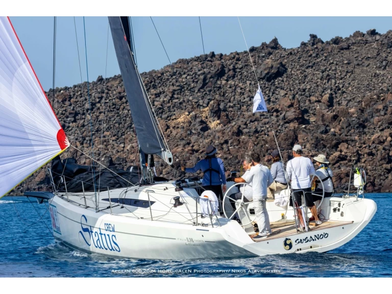 Boat rental Italia Yachts Italia Yachts 11.98 in Piraeus on Samboat