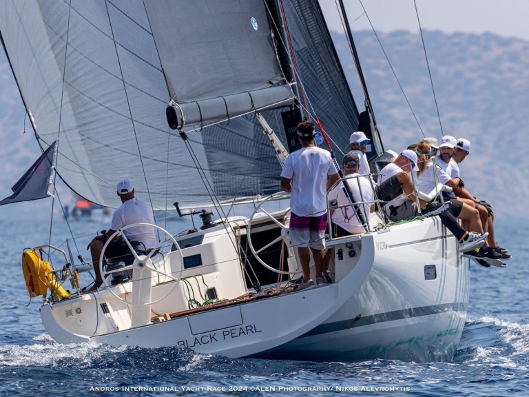 Boat rental  Italia Yachts 12.98 in Piraeus on Samboat