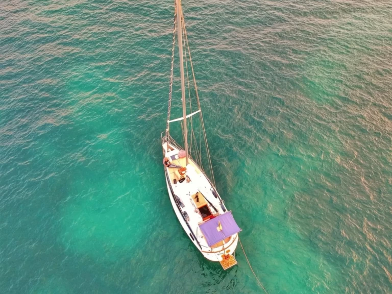 Bareboat Rental Sailboat MARIOLA with a boat licence